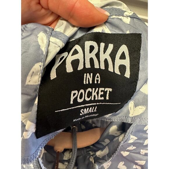 Parka in a Pocket Hearts Windbreaker Rain Coat in Small - Picture 6 of 6
